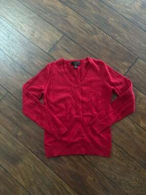 Charter Club Luxury 100% Cashmere Red V-Neck Sweater Size Petite